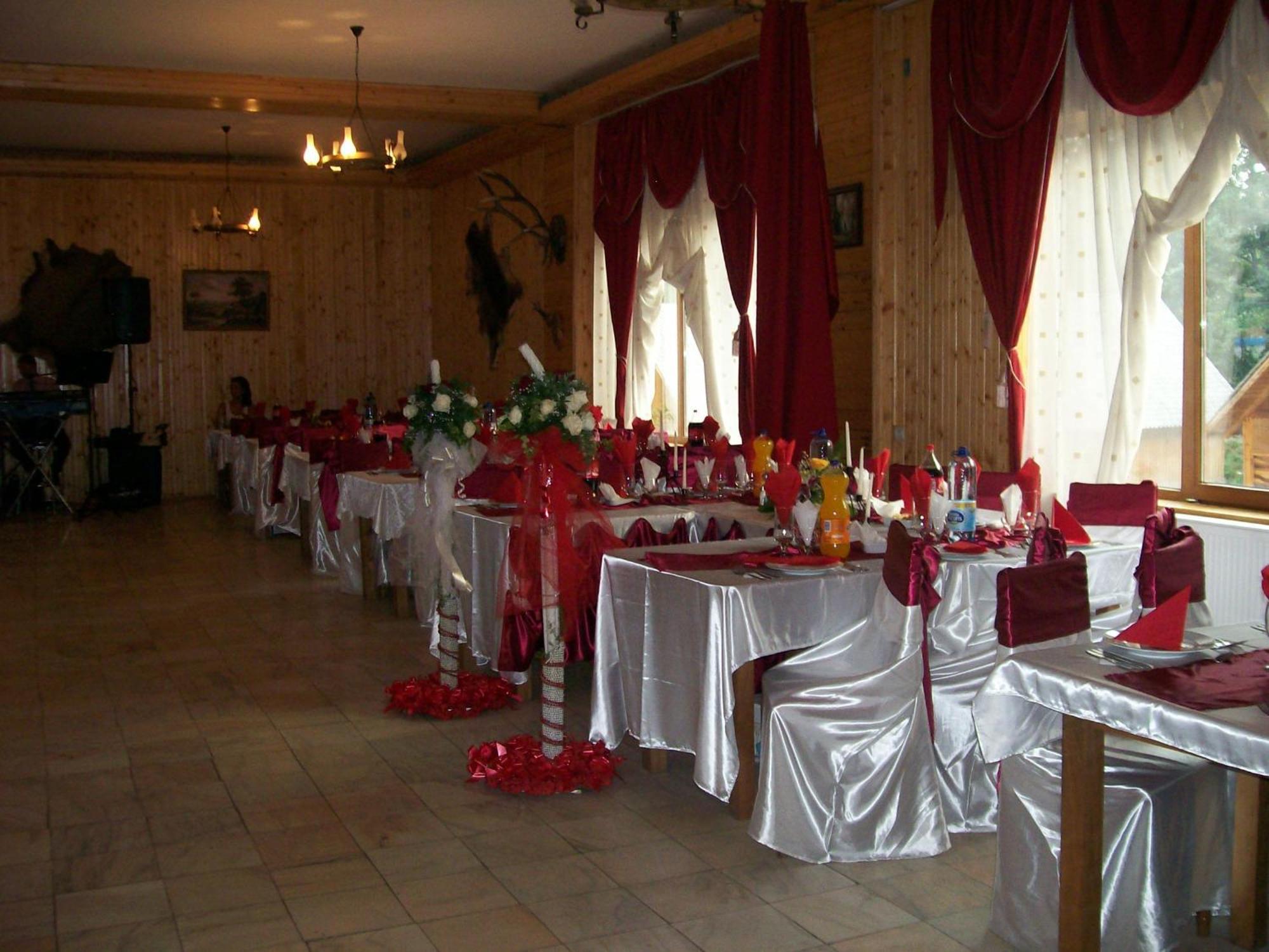 Pensiunea Dracula & Spa Capatineni-Ungureni Экстерьер фото